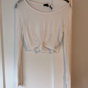 Cropped knotted long sleeve